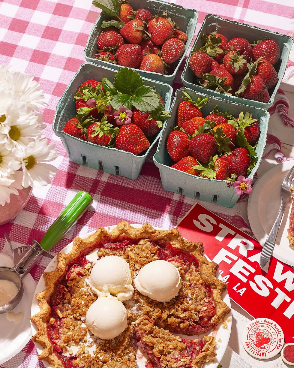strawberryalmond crumble pie
