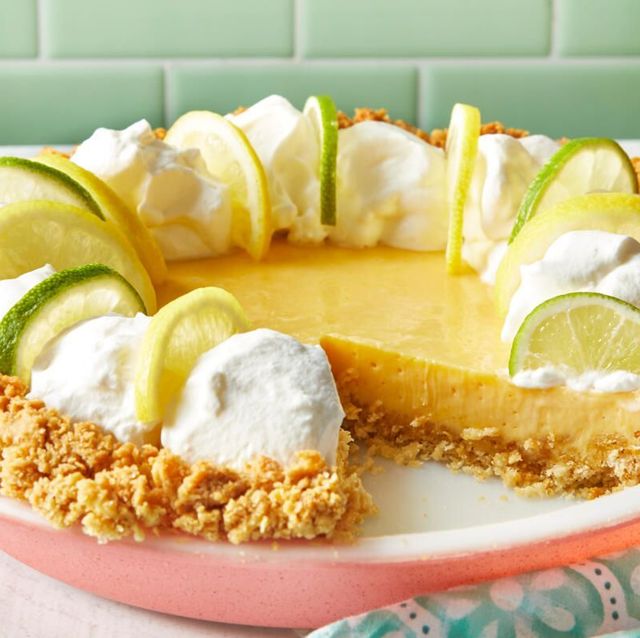 https://hips.hearstapps.com/hmg-prod/images/summer-pie-recipes-645ab2f35a94d.jpeg?crop=0.502xw:1.00xh;0.322xw,0&resize=640:*