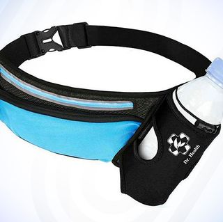 running belt with water bottle