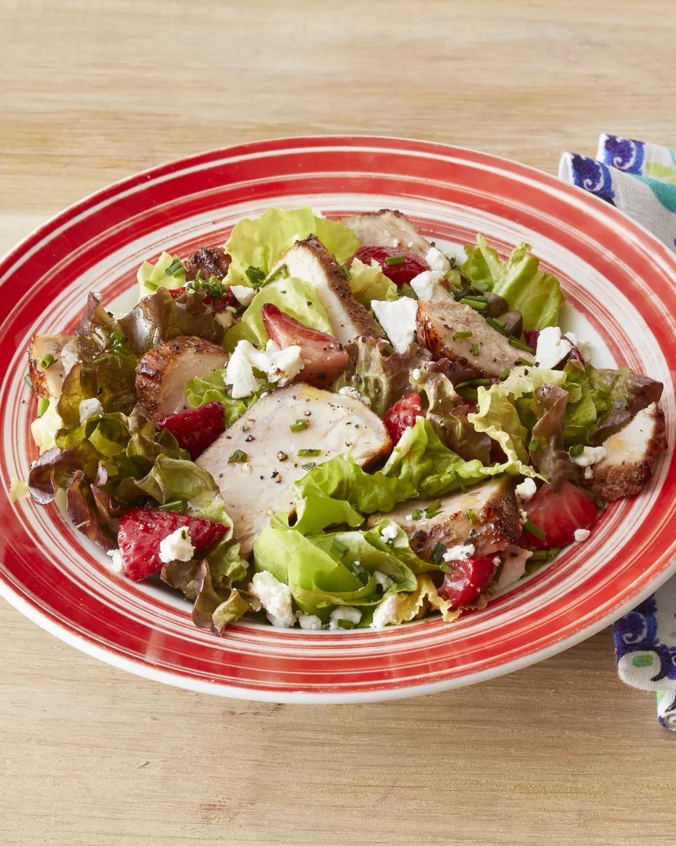 grilled pork salad with strawberries and mixed greens