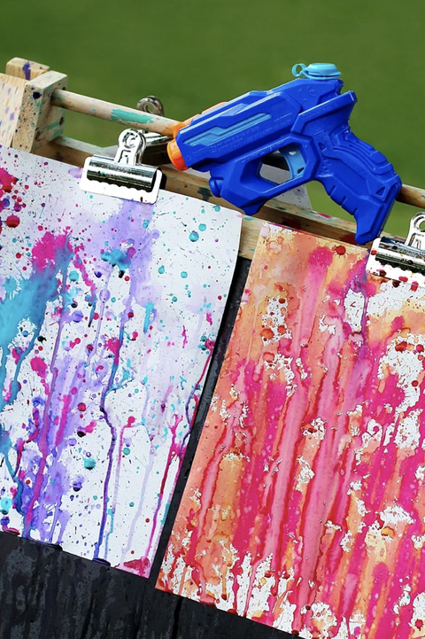 summer things to do squirt gun painting