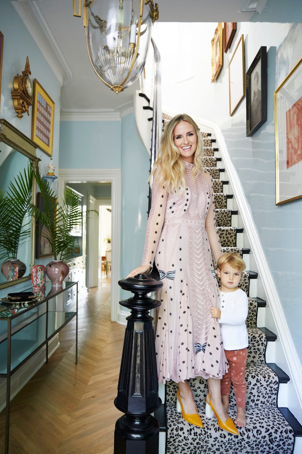 Tour Designer Summer Thornton's Enchanting Chicago Townhouse 2022