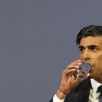 london, england june 30 uk prime minister rishi sunak takes a drink of water while speaking at a press conference at no 9 downing street about the british national health service, and a 15 year plan to boost employment in the nhs the long term workforce plan, on june 30, 2023 in london, england photo frank augstein wpa poolgetty images