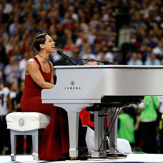 new orleans, la   february 03  musician alicia keys performs the national anthem prior to the start of super bowl xlvii between the baltimore ravens and the san francisco 49ers at the mercedes benz superdome on february 3, 2013 in new orleans, louisiana  photo by chris graythengetty images