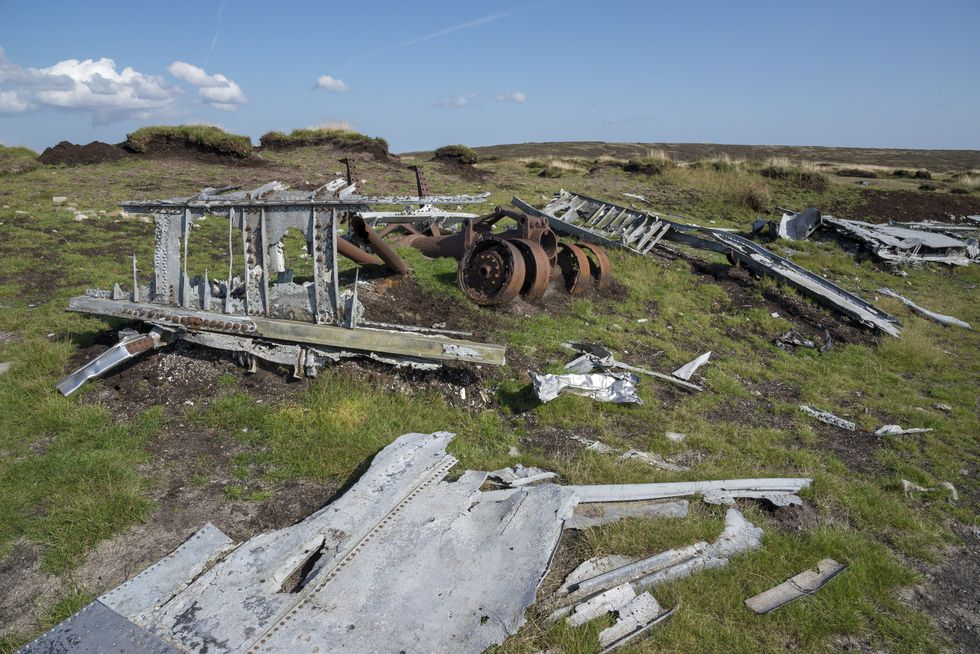 b 29 superfortress 'overexposed' wreckage on bleaklow, derbyshire, england