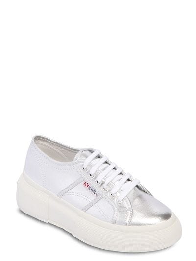 Shoe, Footwear, White, Sneakers, Product, Plimsoll shoe, Walking shoe, Beige, Athletic shoe, Skate shoe, 