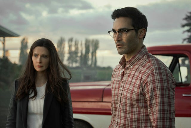 clark kent tyler hoechlin y su pareja, la periodista lois lane elizabeth tulloch en esta ocasión, la pareja deberá enfrentarse a la crianza de sus hijos, jonathan y jordan, que podrían haber heredado los superpoderes de el hombre de acero