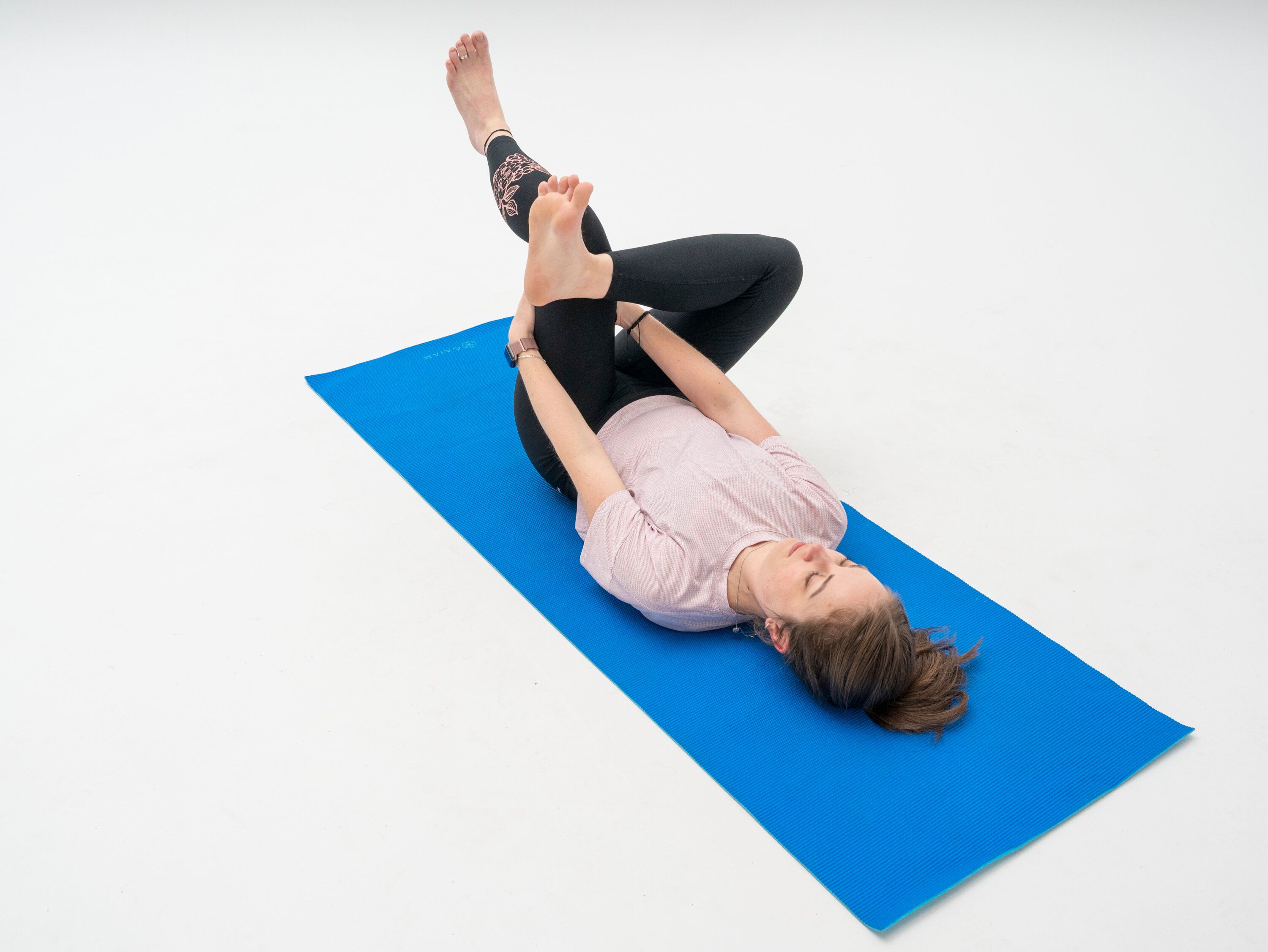 how to stretch back, supine figure four