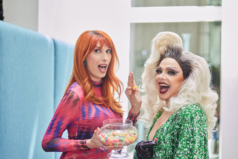 supremme de luxe posa con valeria vegas