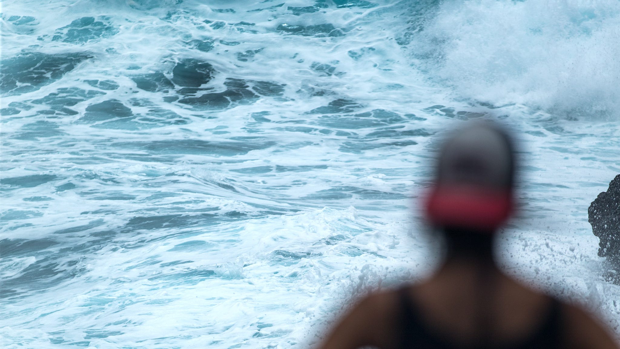 Water, Blue, Wave, Sea, Ocean, Sky, Leisure, Wind wave, Swimming pool, Fun, 