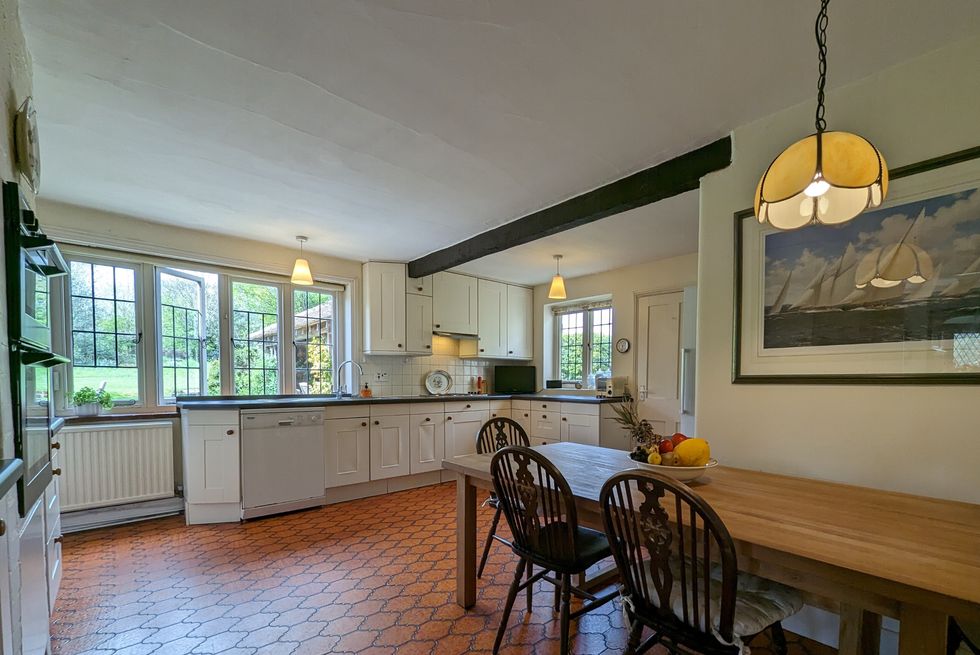 surrey cottage for sale kitchen