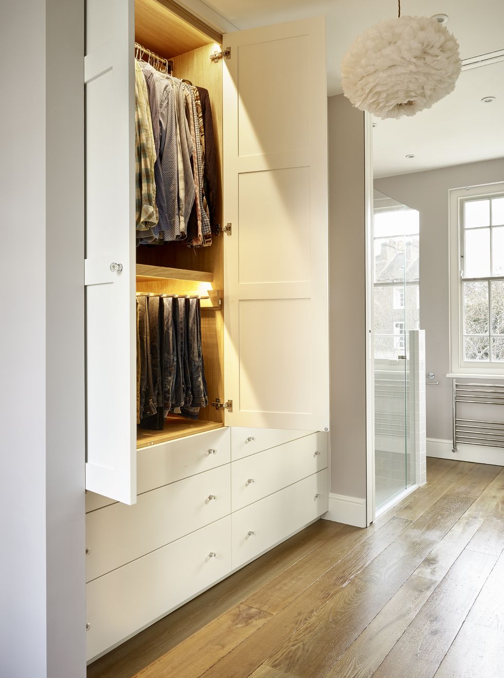 How to Turn a Spare Bedroom into a Diva Closet