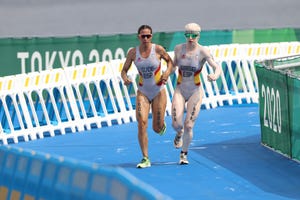 las triatletas susana rodríguez y sara loehr en la prueba olímpica de tokio