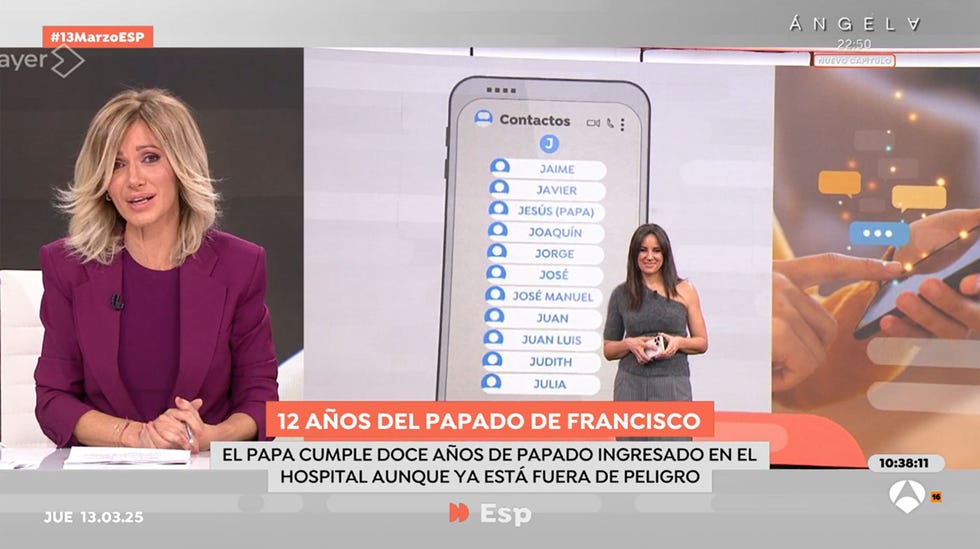 la presentadora en el plato de su programa