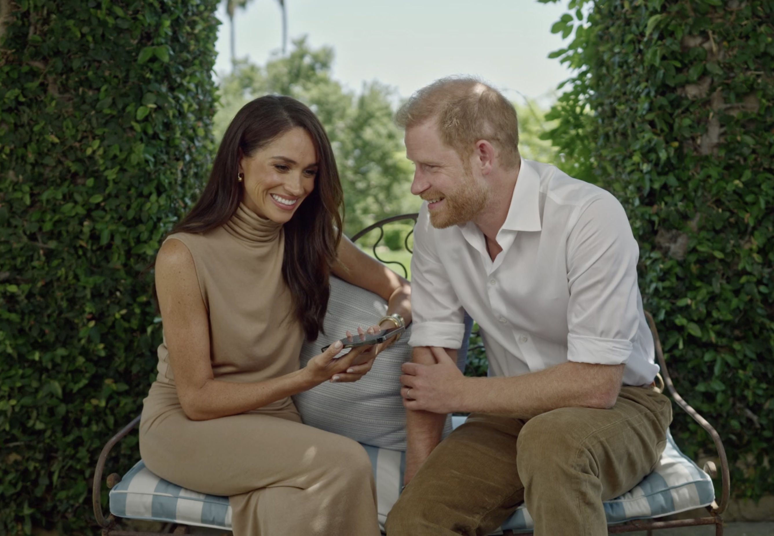 Video Prince Harry and Meghan Markle Make Appearance to Help Young Leaders photo