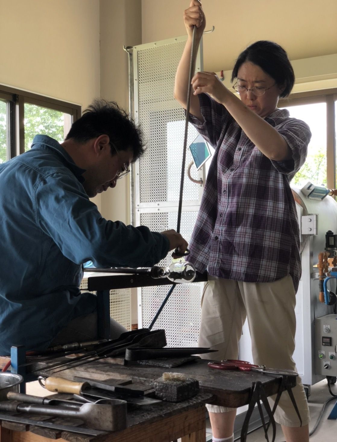 富山の大自然のなかで生まれる鈴木玄太さんのガラス【京都の日常