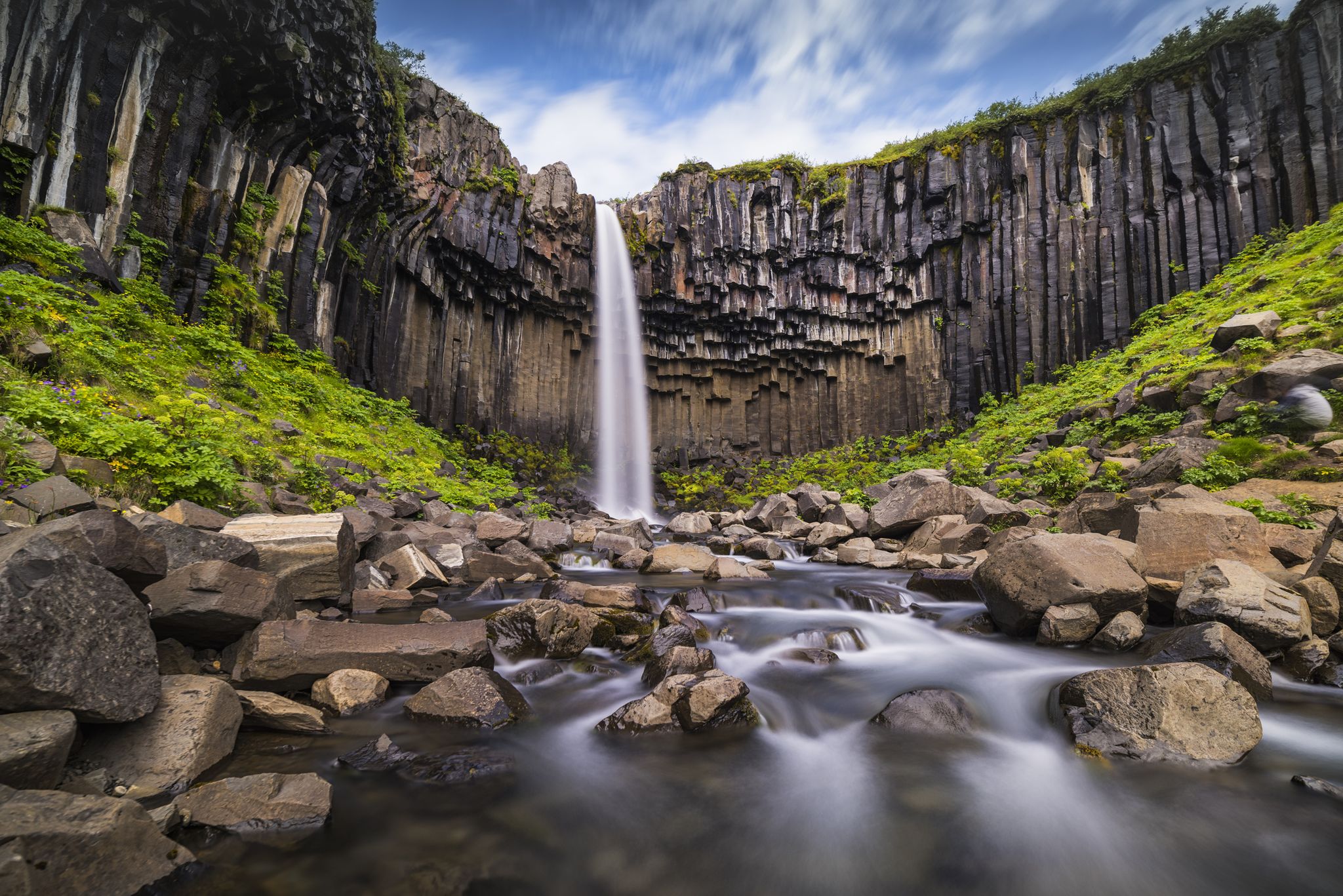 waterval svartifoss op ijsland