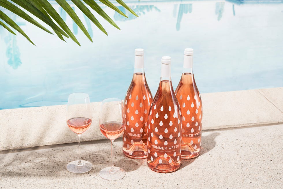 Table, Drink, Room, Glass bottle, Glass, Vacation, 