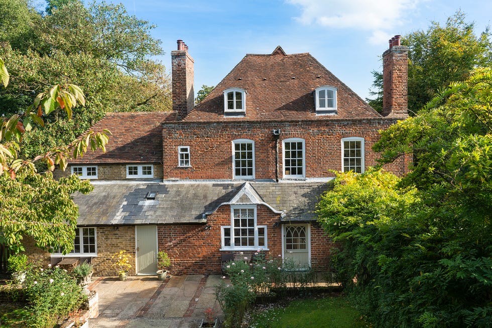 Grade II Listed Georgian House With Barn For Sale In Kent