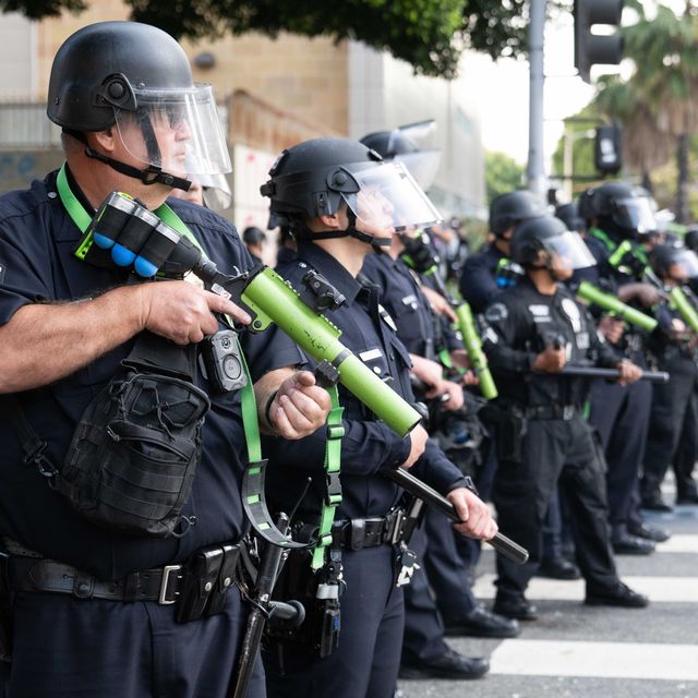 distúrbios em Los Angeles: tensões aumentam em meio a protestos contra batidas de imigração