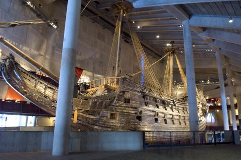 30 Stunning Shipwrecks That Will Blow Your Mind swedish 17th century royal warship vasa
