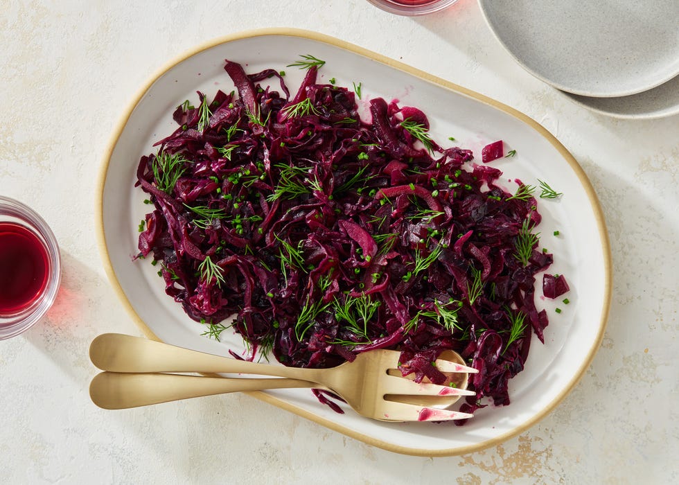 sweet and sour braised red cabbage