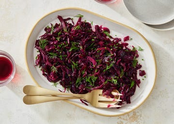 sweet and sour braised red cabbage