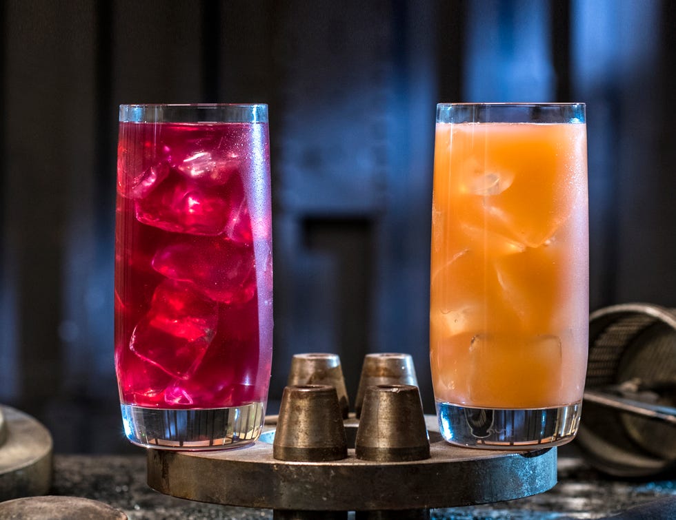 Drink, Highball glass, Juice, Woo woo, Non-alcoholic beverage, Bay breeze, Alcoholic beverage, Sea breeze, Distilled beverage, Italian soda, 