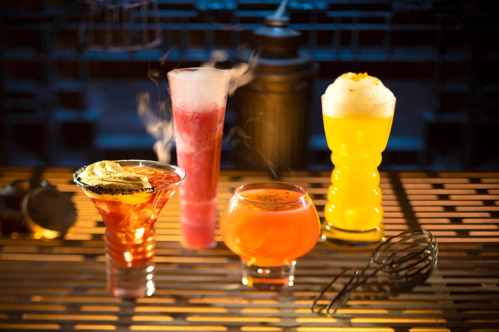 Drink, Champagne cocktail, Alcoholic beverage, Bellini, Beer glass, Distilled beverage, Cocktail, Zombie, Beer cocktail, Agua de valencia, 