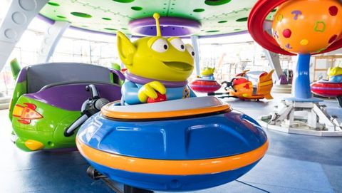 Amusement park, Fun, Amusement ride, Recreation, Toy, Park, Play, Leisure, Child, Nonbuilding structure, 