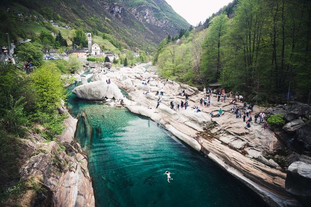 valle verzasca trekking