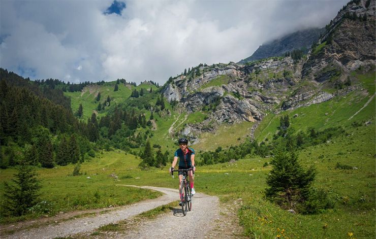 9 Lessons Learned From Road Cycling in the Swiss Alps | Bicycling