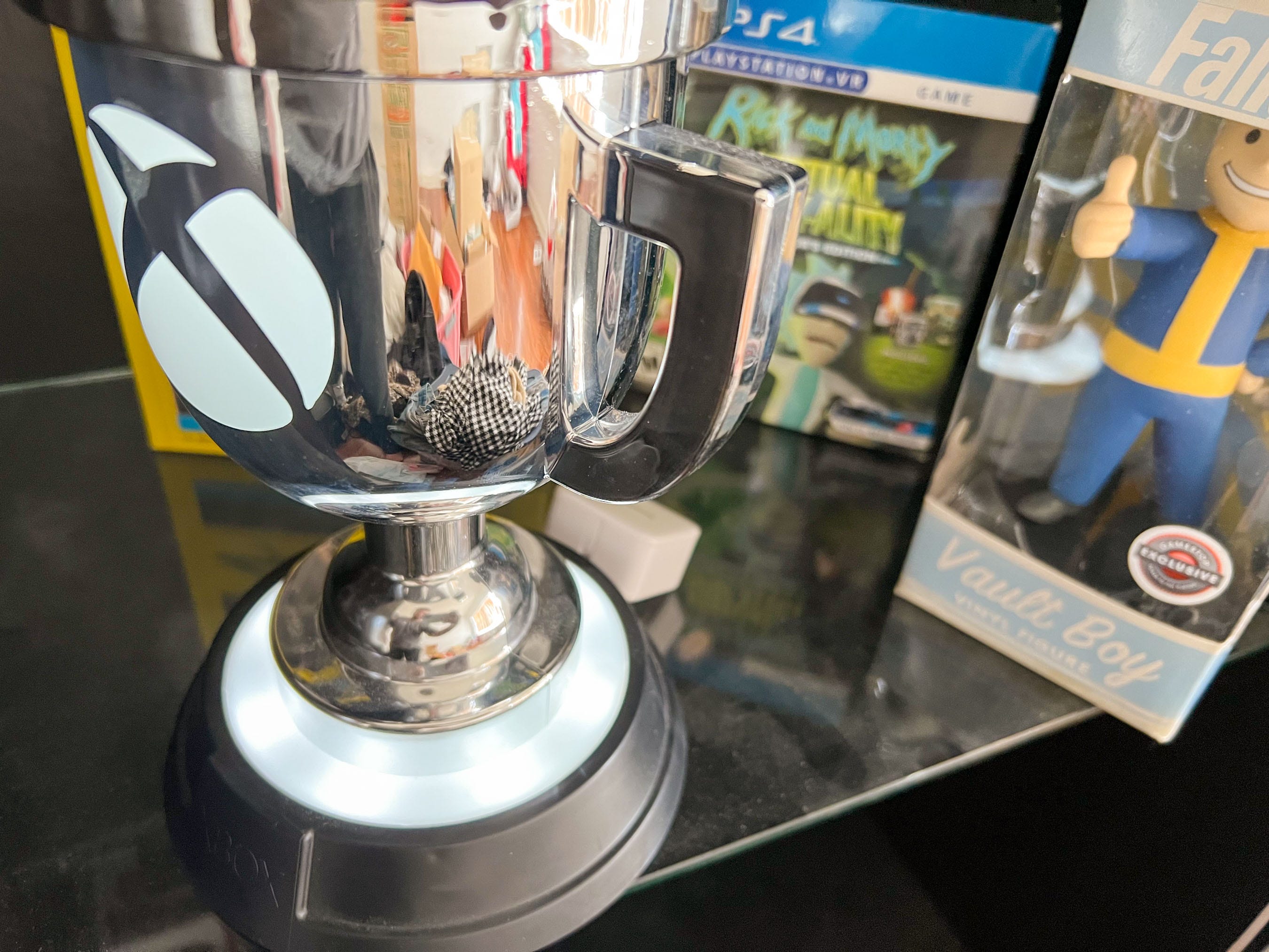 SwitchBot Review: A Cheap Gadget to Make Your Home Smart