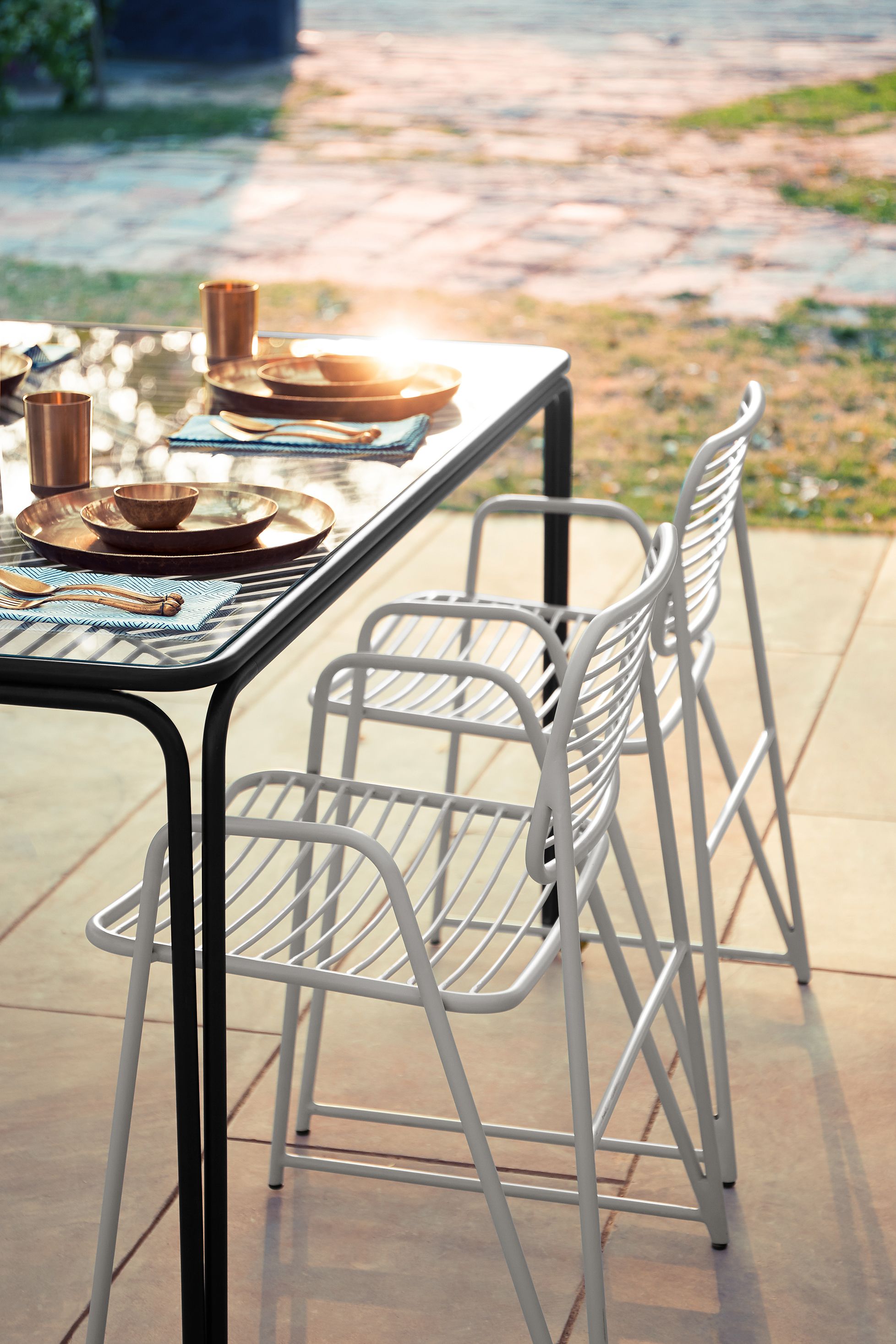 Range outdoor table and chairs hot sale