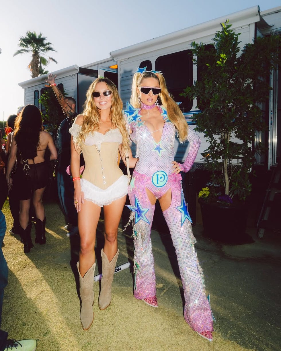 sydney sweeney and paris hilton at stagecoach.