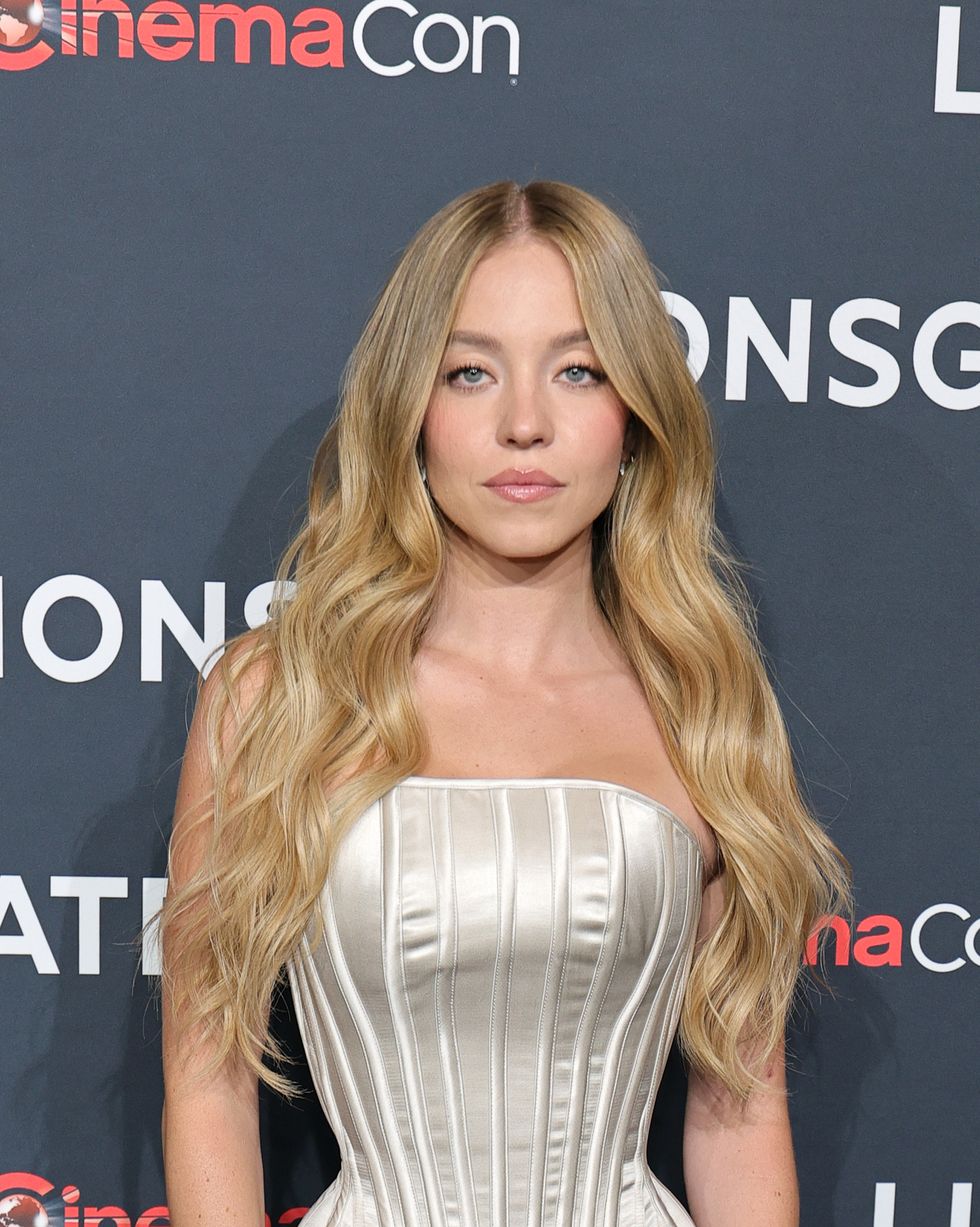 sydney sweeney blonde hair