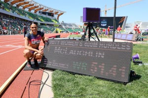 sydney mclaughlin, tras batir el récord mundial de 400 metros vallas