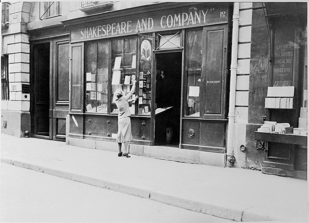 A Guide to Shakespeare & Company bookstore in Paris