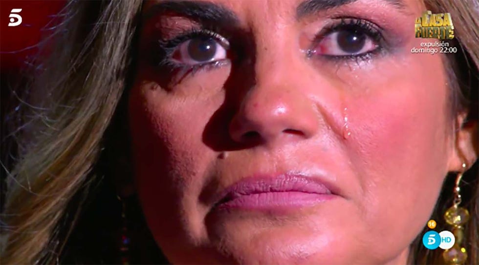 sylvia emocionada
