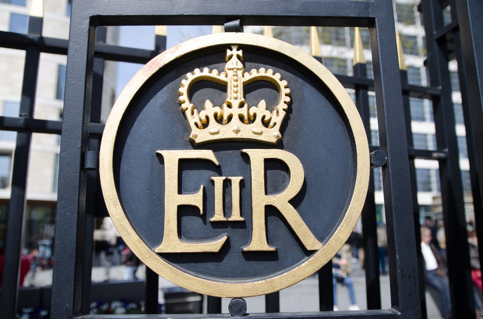 symbol of queen elizabeth ii