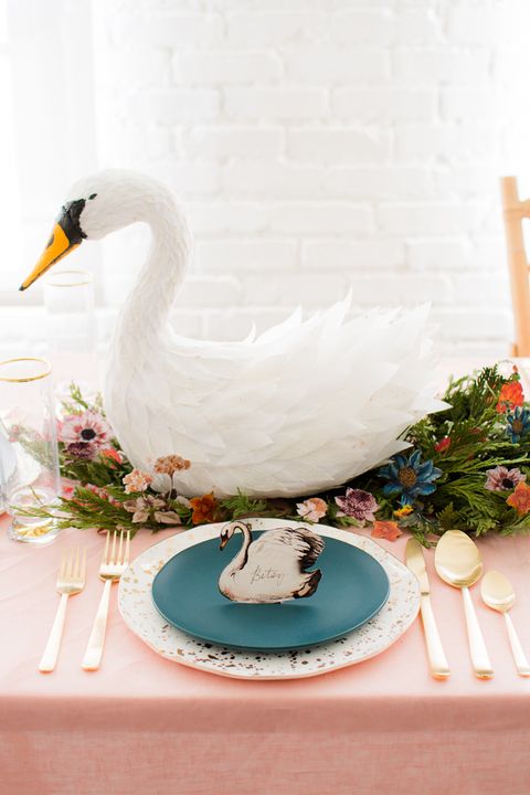 christmas table decorations like a swan centerpiece