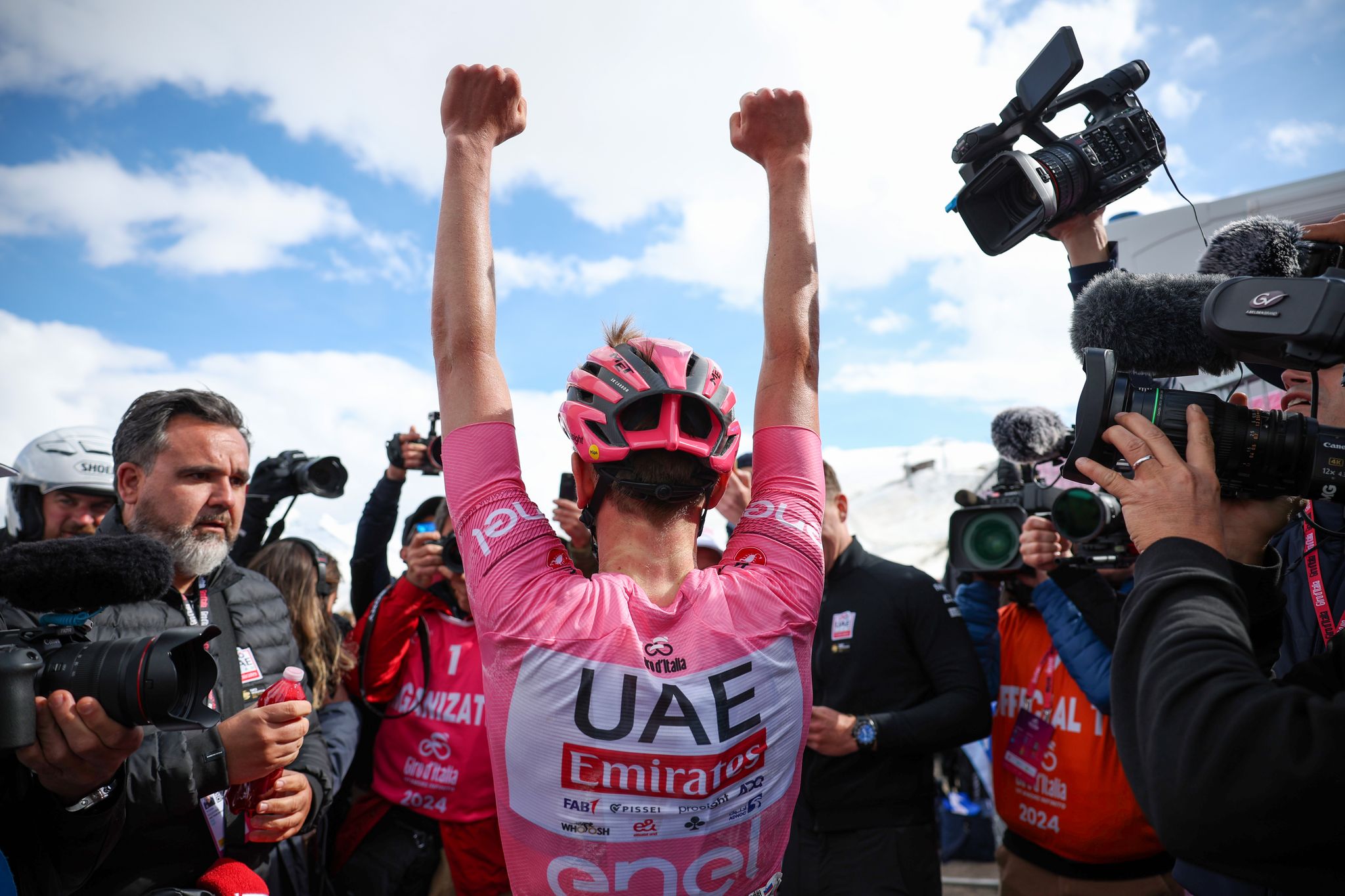 With Tour de France Aspirations, How Will Tadej Pogačar Approach the Final  Week of the Giro?