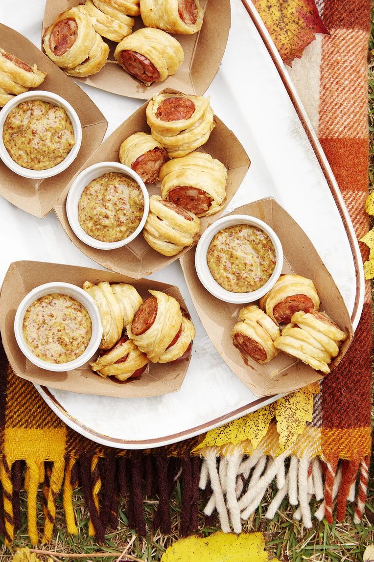Serving HOT Food at a Tailgate Party ! Birthday Party Ideas 