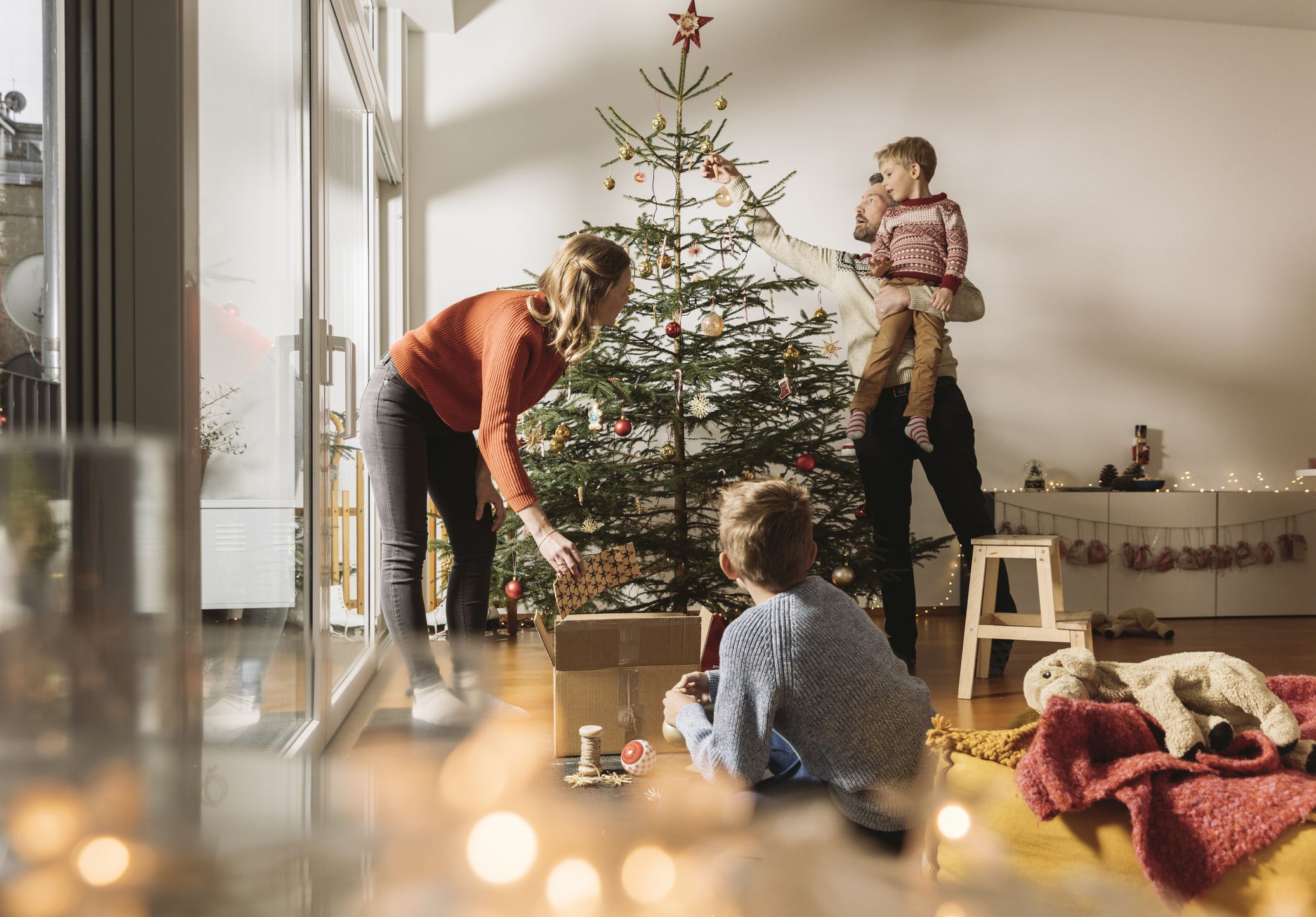 Christmas decorations: When is it best to put up the tree? The earlier the  better according to experts