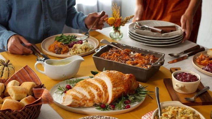 20 Thanksgiving Dinners To Go 2022 - Thanksgiving Takeout Near Me