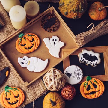 Best Halloween Puns table of halloween cookies and decorations