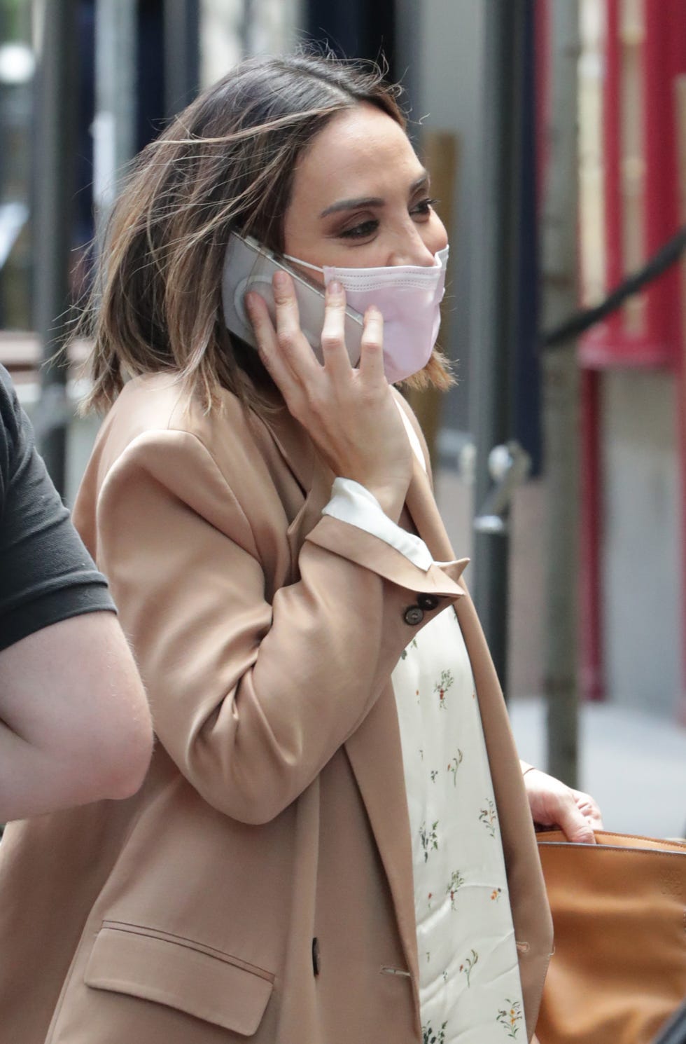 tamara falcó, feliz de comida con sus amigas