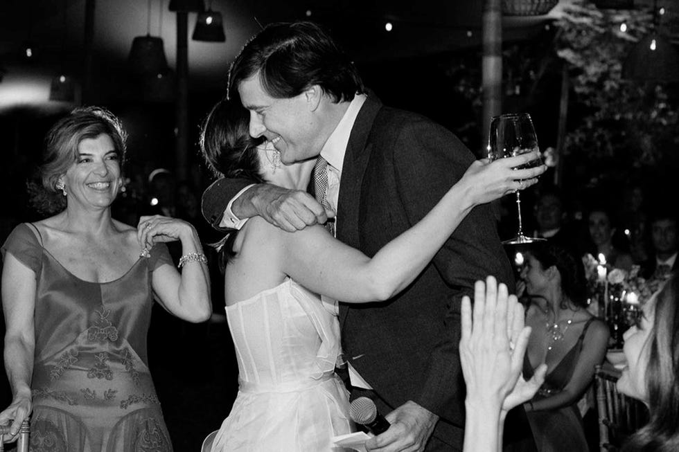 tamara falcó brinda con sus hermanos en su boda