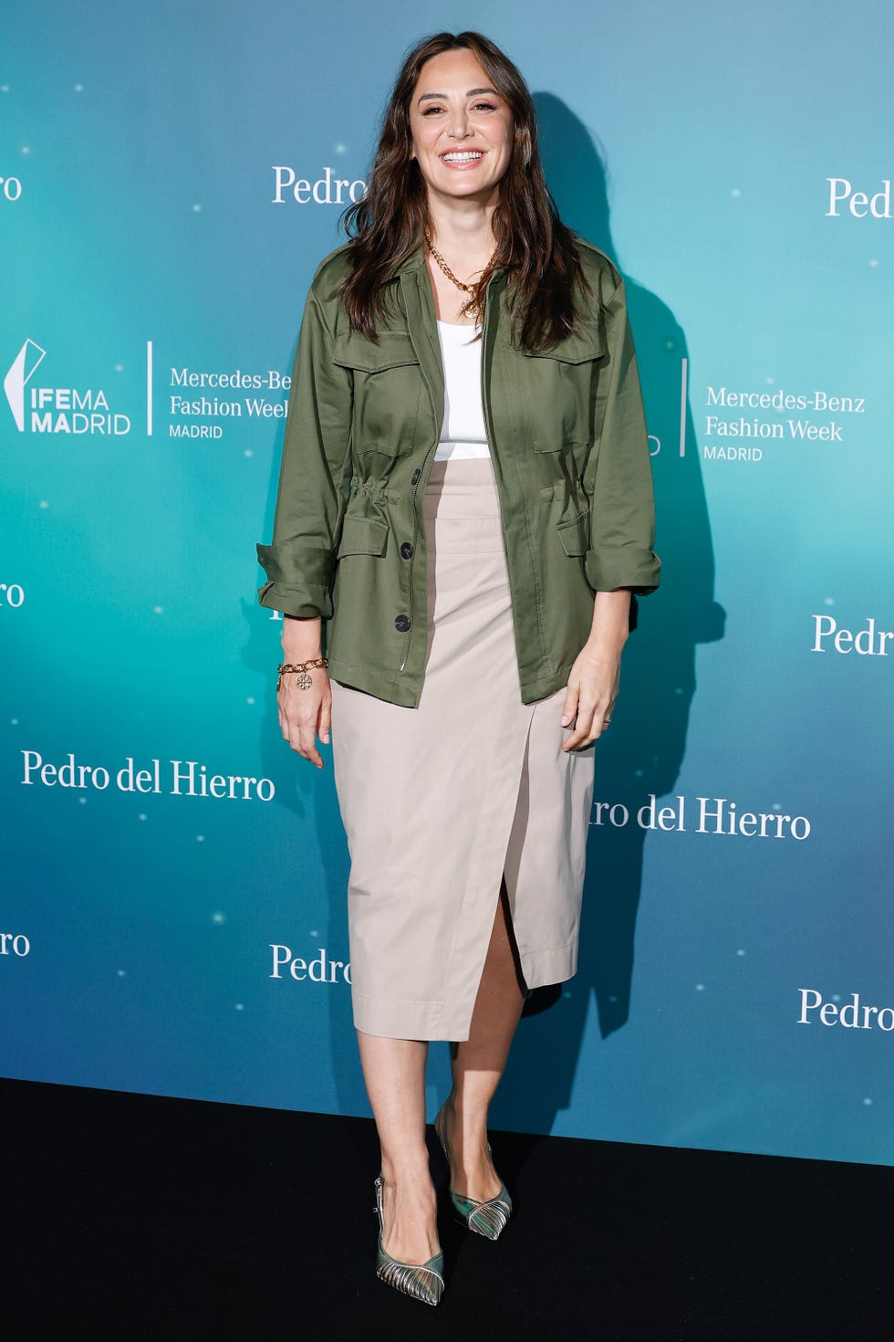 tamara falco reaparece ante la prensa por el desfile de pedro del hierro tras los rumores de crisis con inigo onieva