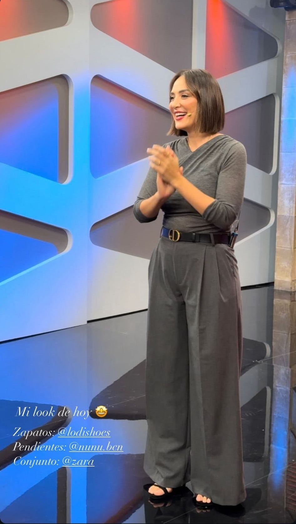tamara falco traje gris
